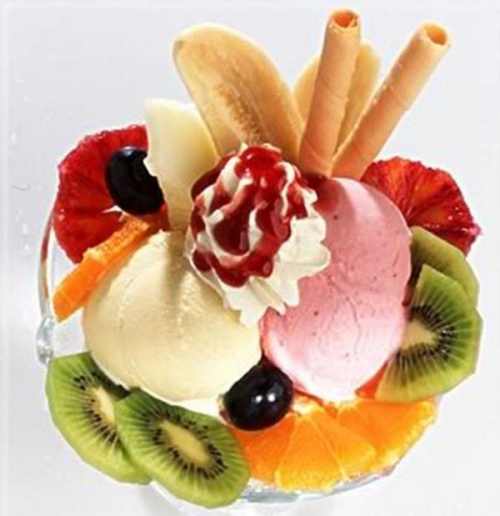 мороженое с фруктами
