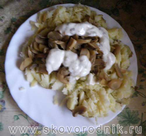 печеный картофель с сыром и грибами в мультиварке Бренд