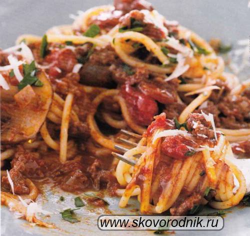 Спагетти-болонез